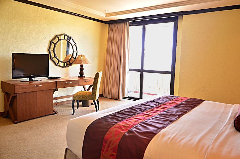Thunderbird Resorts - Rizal Binangonan Экстерьер фото