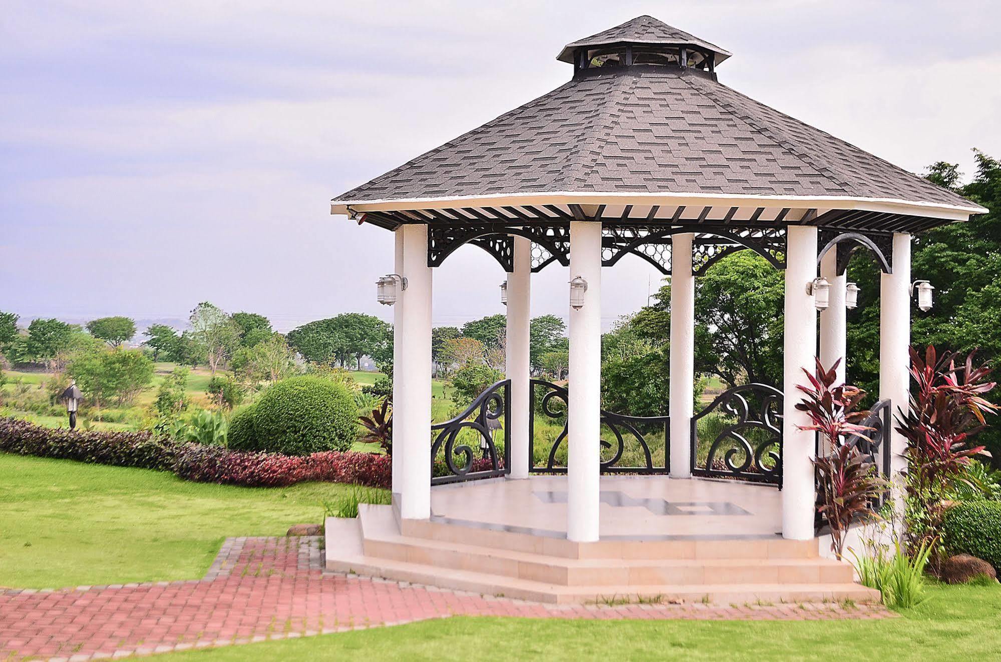 Thunderbird Resorts - Rizal Binangonan Экстерьер фото