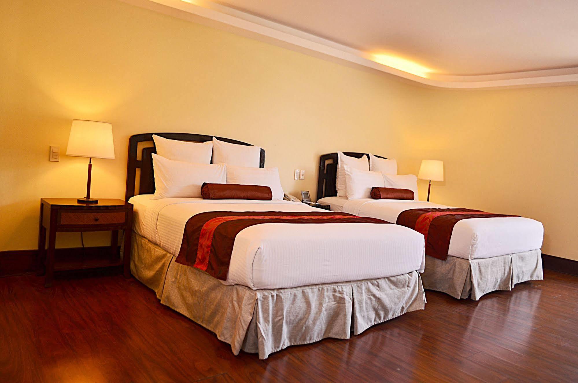 Thunderbird Resorts - Rizal Binangonan Экстерьер фото