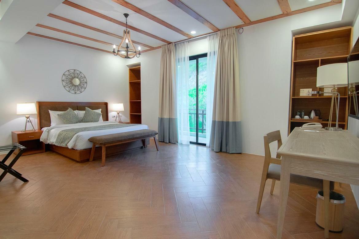 Thunderbird Resorts - Rizal Binangonan Экстерьер фото