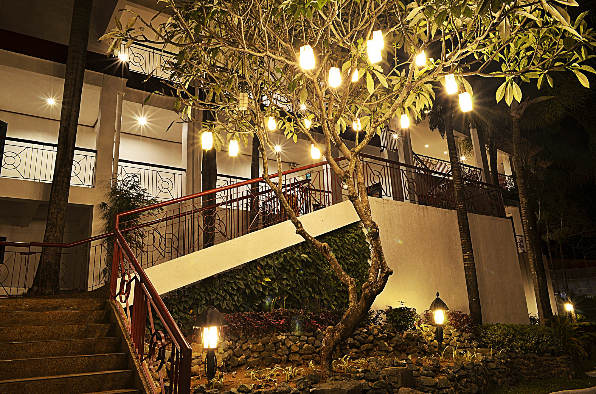 Thunderbird Resorts - Rizal Binangonan Экстерьер фото